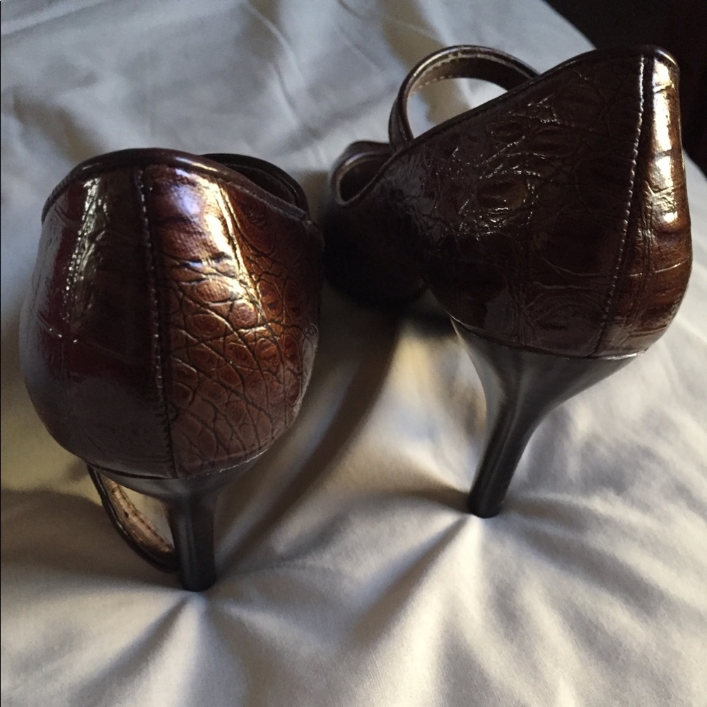 Predictions brown patent Peep Toe shoes